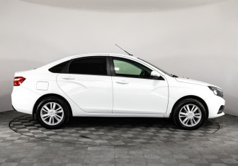 Подержанный автомобиль LADA (ВАЗ) Vesta Sedan 2018 года (4 фото)