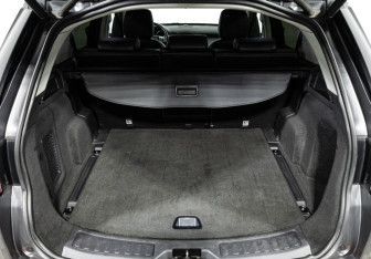 Подержанный автомобиль Land Rover Discovery Sport 2015 года (20 фото)