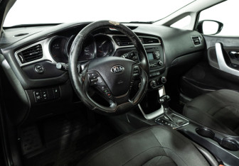 Подержанный автомобиль Kia Ceed Wagon 2018 года (11 фото)
