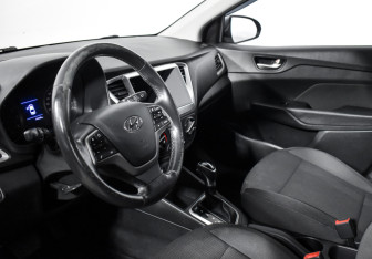 Подержанный автомобиль Hyundai Solaris Sedan 2017 года (9 фото)