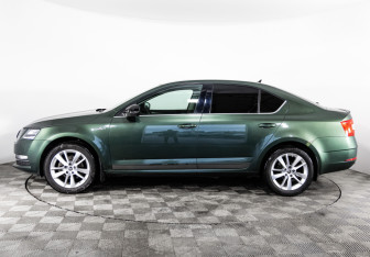 Подержанный автомобиль Skoda Octavia Liftback 2020 года (8 фото)