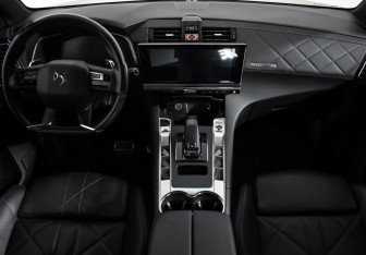 Подержанный автомобиль DS 7 Crossback 2019 года (16 фото)