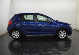 Подержанный автомобиль Renault Sandero 2016 года (4 фото)