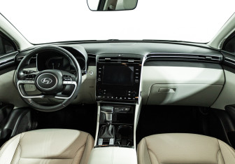 Подержанный автомобиль Hyundai Tucson 2022 года (13 фото)
