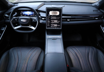 Подержанный автомобиль Geely Preface 2024 года (8 фото)