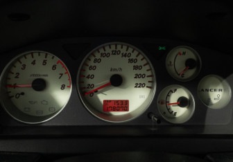 Подержанный автомобиль Mitsubishi Lancer Sedan 2005 года (12 фото)