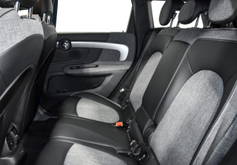 Подержанный автомобиль MINI Countryman 2020 года (12 фото)