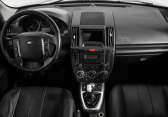 Подержанный автомобиль Land Rover Freelander 2010 года (14 фото)