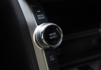 Подержанный автомобиль Toyota Land Cruiser Suv 2021 года (19 фото)