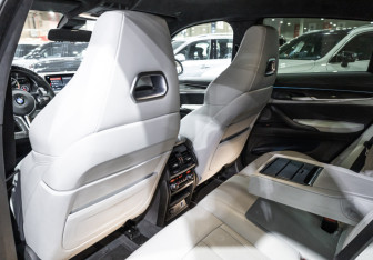 Подержанный автомобиль BMW X6 M 2017 года (19 фото)