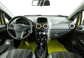 Подержанный автомобиль Opel Corsa 2011 года (13 фото)
