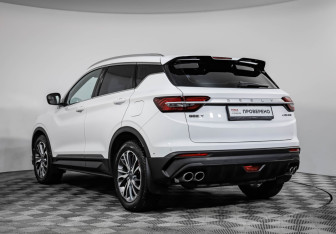 Подержанный автомобиль Geely Coolray 2023 года (7 фото)