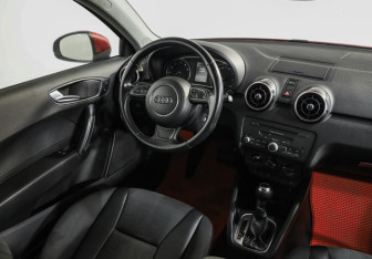 Подержанный автомобиль Audi A1 2012 года (9 фото)