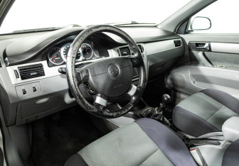 Подержанный автомобиль Chevrolet Lacetti Sedan 2007 года (11 фото)
