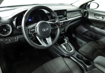 Подержанный автомобиль Kia Cerato Sedan 2019 года (11 фото)