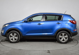 Подержанный автомобиль Kia Sportage 2010 года (8 фото)