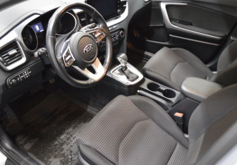 Подержанный автомобиль Kia Ceed Wagon 2021 года (10 фото)