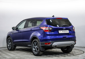 Подержанный автомобиль Ford Kuga 2017 года (7 фото)