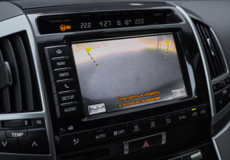 Подержанный автомобиль Toyota Land Cruiser Suv 2013 года (18 фото)
