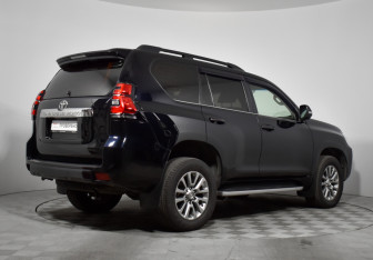 Подержанный автомобиль Toyota Land Cruiser Prado 2018 года (5 фото)