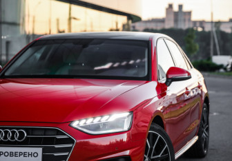 Подержанный автомобиль Audi A4 Sedan 2020 года (2 фото)