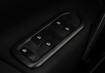 Подержанный автомобиль Renault Megane Sedan 2008 года (15 фото)