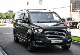 Подержанный автомобиль Hyundai Grand Starex 2018 года (5 фото)