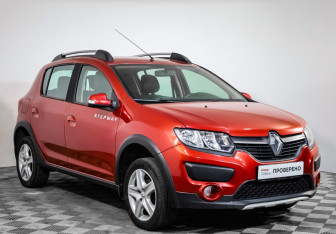 Подержанный автомобиль Renault Sandero 2018 года (3 фото)