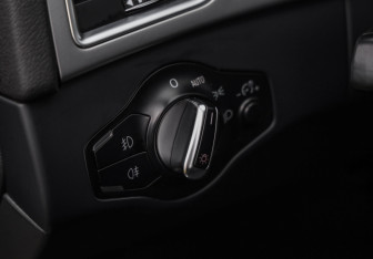 Подержанный автомобиль Audi A4 Sedan 2013 года (18 фото)