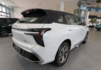 Новый Hongqi HS3 2025 (2 фото)