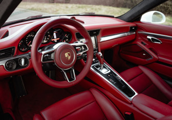 Подержанный автомобиль Porsche 911 Coupe 2013 года (28 фото)