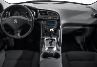 Подержанный автомобиль Peugeot 3008 2014 года (14 фото)