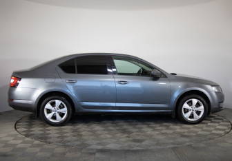 Подержанный автомобиль Skoda Octavia Liftback 2014 года (4 фото)