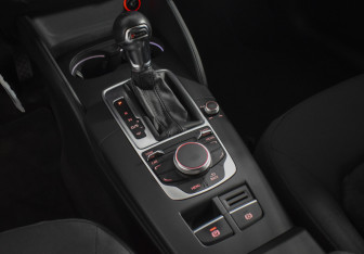 Подержанный автомобиль Audi A3 Sedan 2015 года (17 фото)