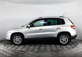 Подержанный автомобиль Volkswagen Tiguan 2011 года (8 фото)