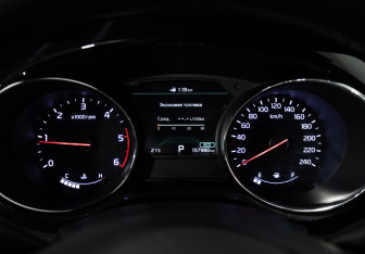 Подержанный автомобиль Kia Carnival 2019 года (12 фото)