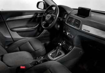 Подержанный автомобиль Audi Q3 2013 года (13 фото)