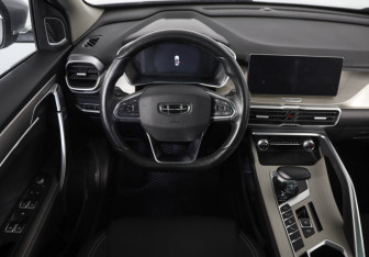 Подержанный автомобиль Geely Coolray 2022 года (10 фото)