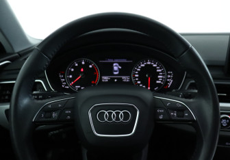 Подержанный автомобиль Audi A4 Sedan 2018 года (19 фото)