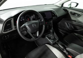 Подержанный автомобиль SEAT Leon Hatchback 2014 года (11 фото)