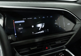 Подержанный автомобиль Geely Tugella 2022 года (15 фото)