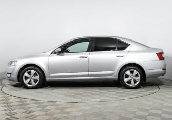 Подержанный автомобиль Skoda Octavia Liftback 2014 года (8 фото)