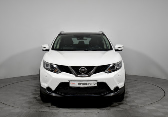 Подержанный автомобиль Nissan Qashqai 2018 года (2 фото)