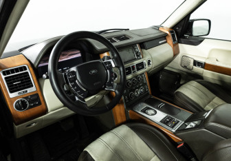 Подержанный автомобиль Land Rover Range Rover 2010 года (11 фото)