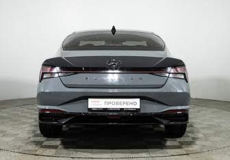 Подержанный автомобиль Hyundai Elantra Sedan 2021 года (6 фото)