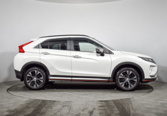 Подержанный автомобиль Mitsubishi Eclipse Cross 2019 года (4 фото)