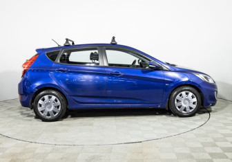 Подержанный автомобиль Hyundai Solaris Hatchback 2012 года (4 фото)