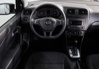 Подержанный автомобиль Volkswagen Polo Sedan 2019 года (10 фото)