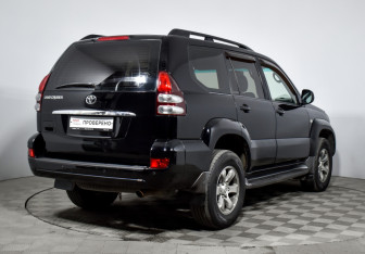 Подержанный автомобиль Toyota Land Cruiser Prado 2007 года (5 фото)