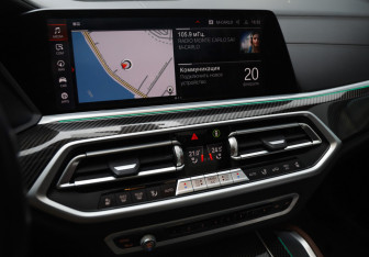 Подержанный автомобиль BMW X6 2021 года (19 фото)